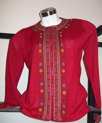 Red embroidered longsleeve Jumpe,made of alpacawool