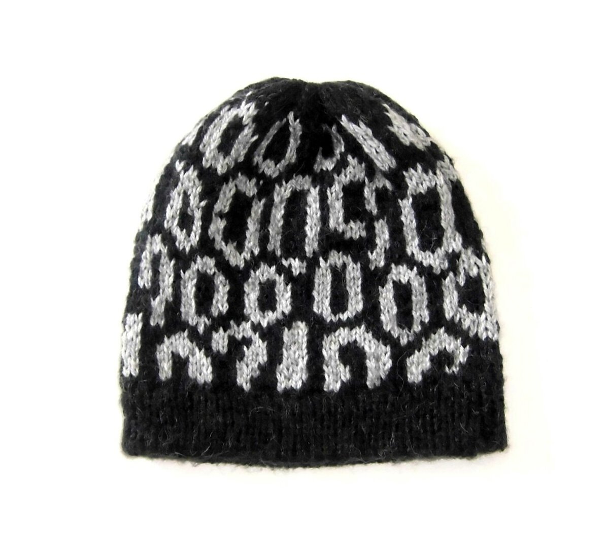 Unisex Beanie, hat made of 100% Peruvian Alpacawool. Black and white Designs. One size