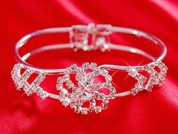 Tiaras for the Beautiful Bride SGH 064