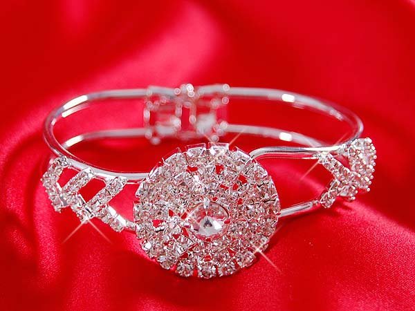 Tiaras for the Beautiful Bride SGH 062