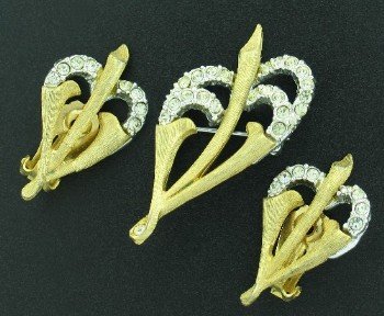 Enchanting Single Leaf Brooch and Earring Demi Parure SET2018