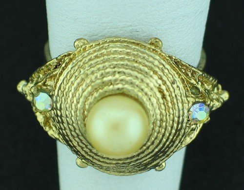 Retro Gold Tone, Faux Pearl and Rhinestone Costume Ring Rin2006