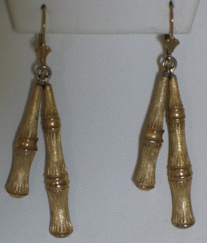 Signed Avon Bamboo Style Gold Tone Necklace with French Hooks Ear2092