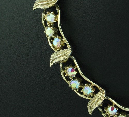 Vintage Coro Gold Tone Aurora Borealis Necklace Nec2028