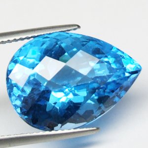 18.61ct Natural Sparkling Pear Checkerboard Blue Topaz