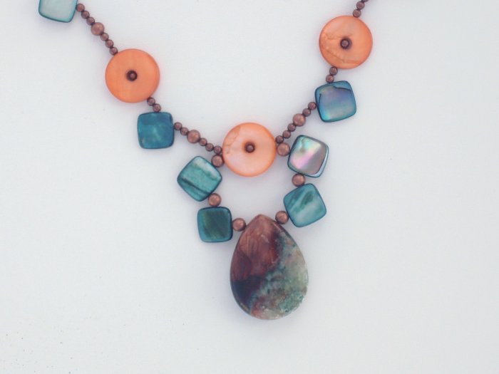 India Treasure Mother of Pearl Necklace