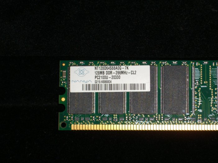 NANYA 128 MB DDR-266 Mhz- Cl2 / PC2100U-20330