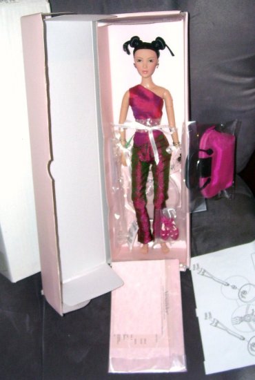 Alexander Fashion Dolls HOT PANTS JADDE LEE ASIAN Doll NEW LE 750 16" TALL