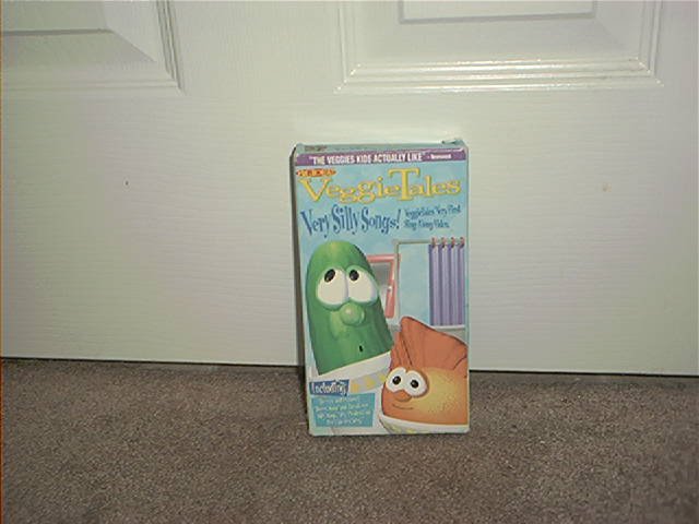 VEGGIE TALES VERY SILLY SONGS VHS VIDEO EXCELLENT CONDITION