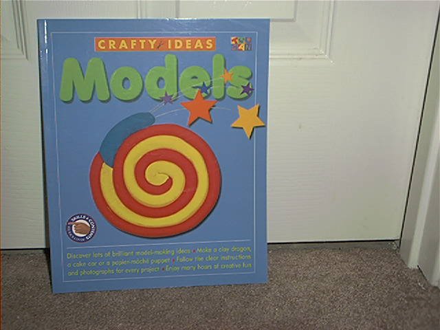 CRAFTY IDEAS MODELS ACTIVITY BOOK 2001 NEW