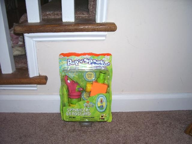 SPONGEBOB SQUAREPANTS * PATRICK * POP 'N SPRAY SPRINKLER NEW!