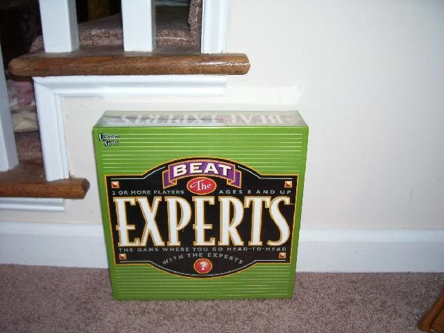 BEAT THE EXPERTS * FAMILY * BOARD GAME NEW! 2002