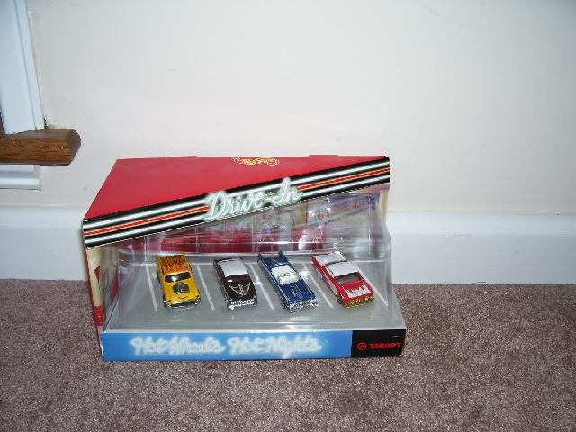 Hot Wheels HOT NIGHTS DRIVE IN 4 CAR SET BRAND NEW! RARE! 1999