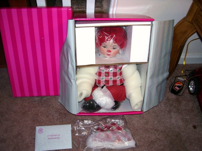 Marie Osmond HUGGS MISTLE HO HO HO Porcelain Doll NEW IN BOX! 26" LE 6000