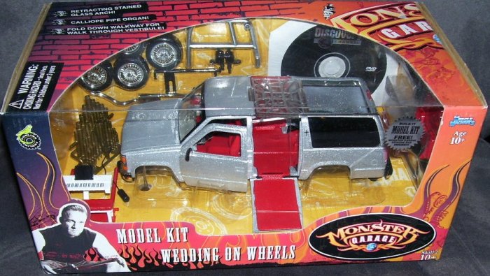 Monster Garage WEDDING ON WHEELS Diecast Model Kit NEW! 1:24 SCALE w/DVD