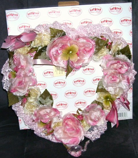 Show Stoppers * HEART WARMING WREATH * NEW IN BOX! 13 1/2" x 13 1/2" HTF!