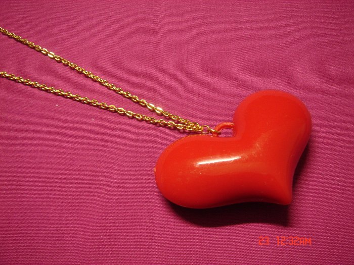 2009 NEW Puffy Acrylic RED Big Heart choose Gold or Silver Necklace