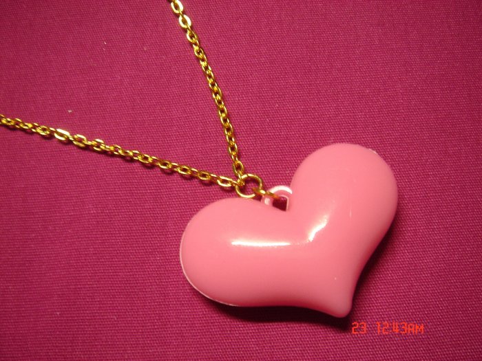 2009 NEW Puffy Cremey Pink Acrylic Heart choose Gold or Silver Necklace