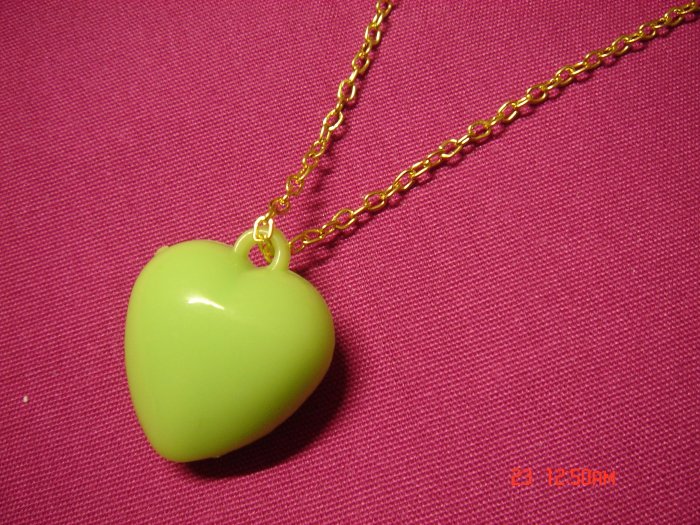 2009 NEW Puffy Pink Acrylic Green Medium Heart choose Gold or Silver Necklace