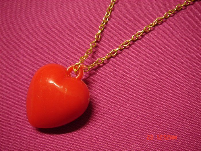 2009 NEW Puffy Red Acrylic Medium Heart choose Gold or Silver Necklace