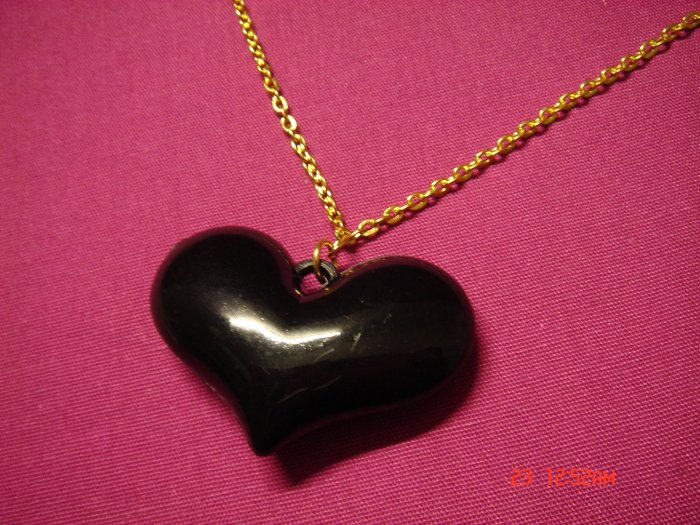 2009 NEW Puffy Punk Black Acrylic Big Heart choose Gold or Silver Necklace