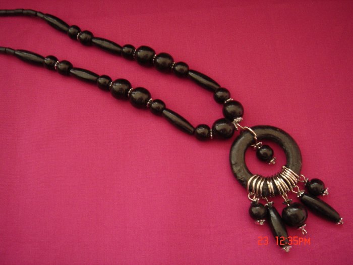 Gift Set Monaco Circle Wood Bead Necklace**FREE snowflake paper Gift Bag