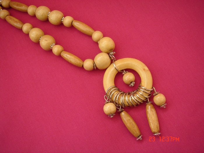 Gift Set Monaco Circle Wood Bead Necklace**FREE snowflake paper Gift Bag