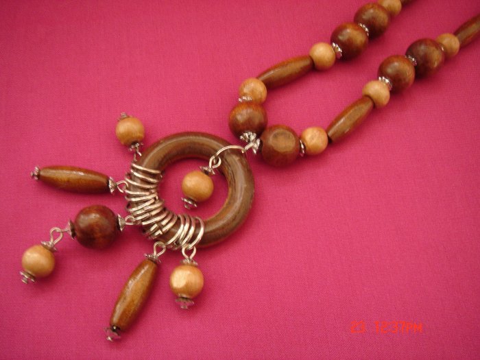 Gift Set Monaco Circle Wood Bead Necklace**FREE snowflake paper Gift Bag