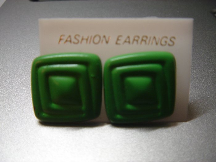 ON SALE**$3 Fashion GREEN Square Button Studs Earrings