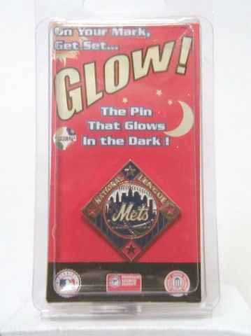Cool NEW YORK METS Glow in the Dark Pin Free Ship