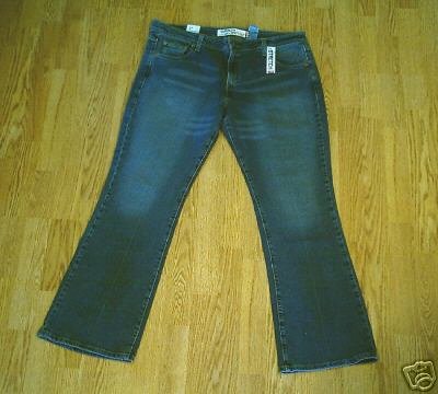 LEVIS 518 SUPERLOW BOOTCUT STRETCH JEANS-17-39 X 32.5-NWT