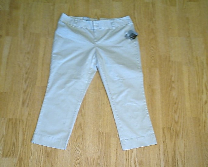 MOSSIMO JEANS LOW RISE CROPPED PANTS-SIZE 6-32 X 23-NWT