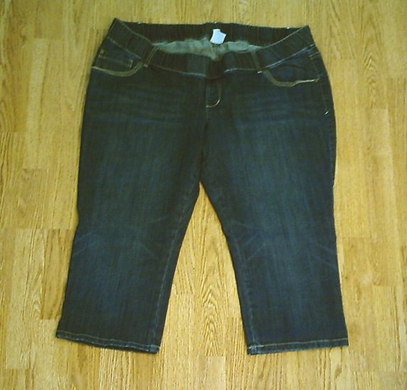 OLD NAVY JEANS LOW RISE MATERNITY CAPRI-XL-16/18-NWT