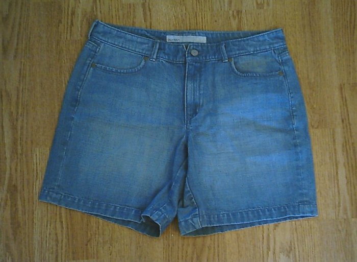 OLD NAVY JEANS CLASSIC RISE DENIM SHORTS-SIZE 8-NWT