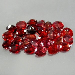Natural 4x3mm oval cut Mozambique Garnet gems stones $5.00 each