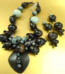 Grey Wood Beads Necklace Set 1N0301052
