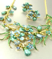 Blue Crystals Gold Floral Necklace Set 1N226147