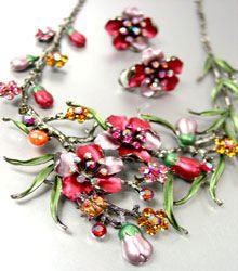 Wine Crystals Floral Necklace Set 1N226147