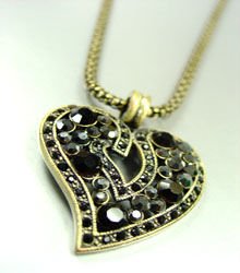 Black Crystals Gold Heart Mesh Necklace 1N4001994