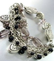 Black Beads Hearts Stretch Bracelet 1B1255410