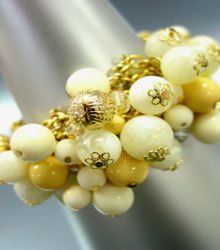Beige Lucite Gold Beads Toggle Bracelet 1B1255225