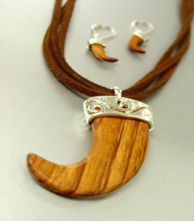 Natural Wood Horn Suede Necklace Set