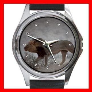 Lion Hunting Animal Round Metal Wrist Watch Unisex 078