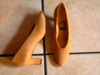 VTG. NINA BROWN SUEDE CLASSIC DRESS SHOES