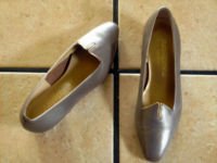 VTG. MAGDESIANS DK. TAUPE DISTRESS LEATHER DRESS SHOES
