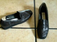 ANDRE ASSOUS BLACK DISTRESSED LEATHER WEAVE HEEL SHOES