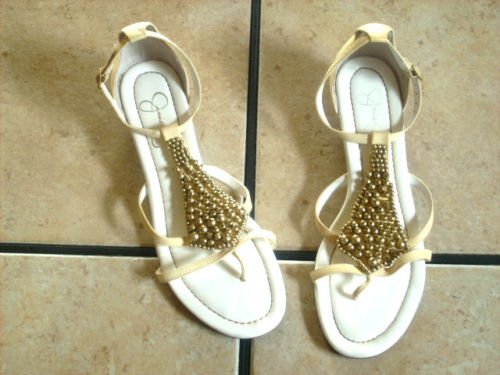 JESSICA SIMPSON LT. YELLOW LATHER GOLD BEADED SANDALS
