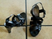 NINE WEST BLACK DISTRESSED LEATHER WEAVE SANDAL SHOES