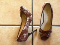NADARA BROWN/CREAM CANVAS FLORAL PEEPTOE HEELS SHOES