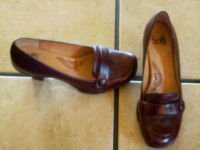 SOFTT ANTIQUE BURGUNDY DISTRESSED LEATHER LOAFER SHOES